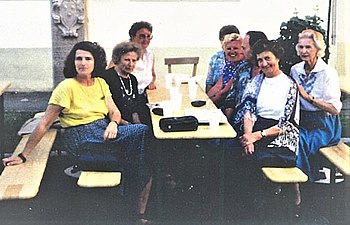 1993 Marianne Tschol u. Brigitte, Mitzi Weidinger, Adelheid Schauer, Fritz Koresch
